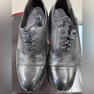 Men’s Freebird Winston leather dress shoe. Distressed Black.